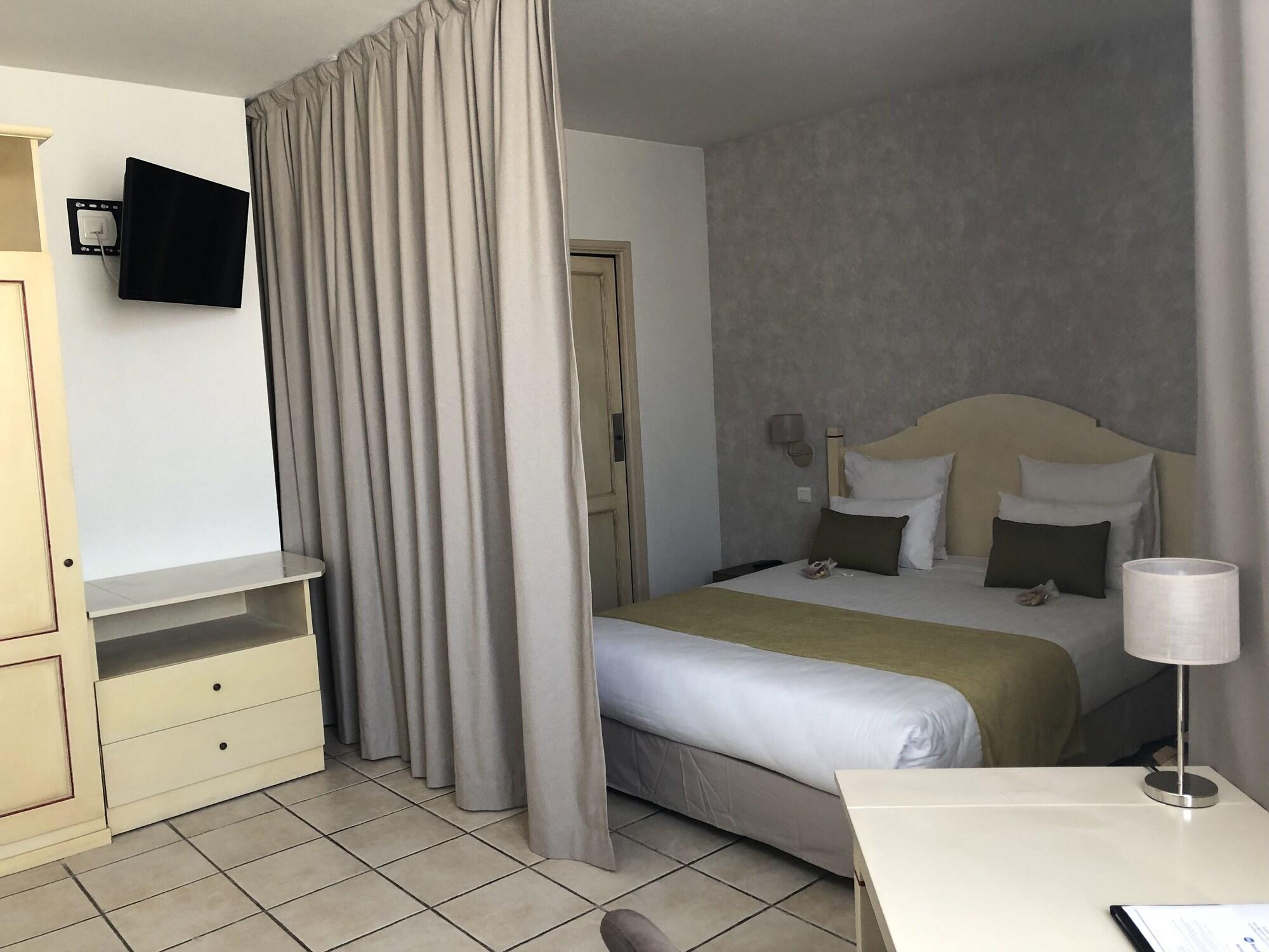 เบสต์ เวสเทิร์น เฌมนอส ออง โพรว็องซ์ Hotel เจมโนส ภายนอก รูปภาพ